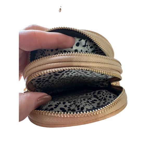 Mali+Lil crossbody phone bag small tan pebbled leather glitter strap - Picture 7 of 13